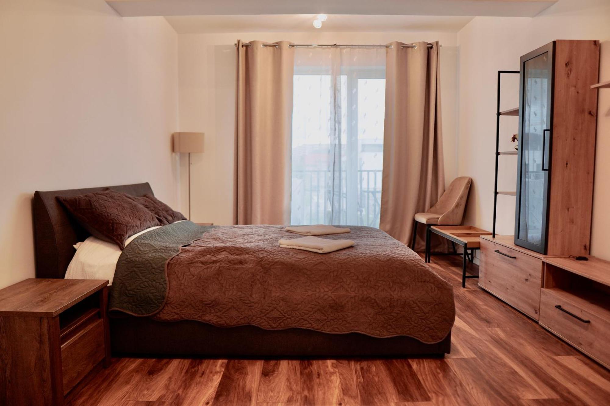 Apartment Coresi Luxury Sinuhe Residents For 4 *